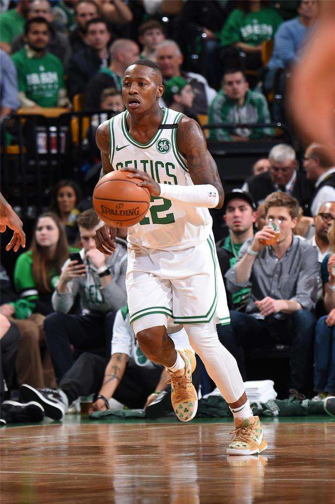 曼城通过强 曼城通过强