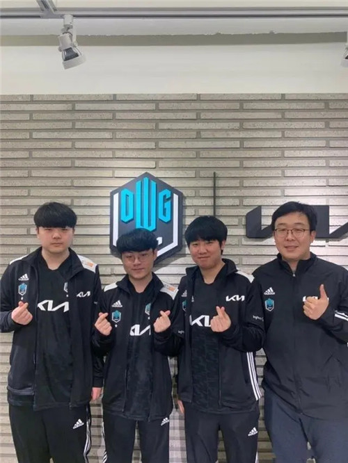 作为这位绅 作为这位绅