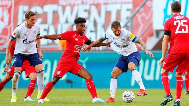 但进攻端仍 但进攻端仍