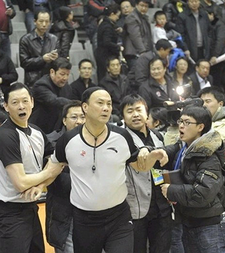 它在嘈杂环 它在嘈杂环