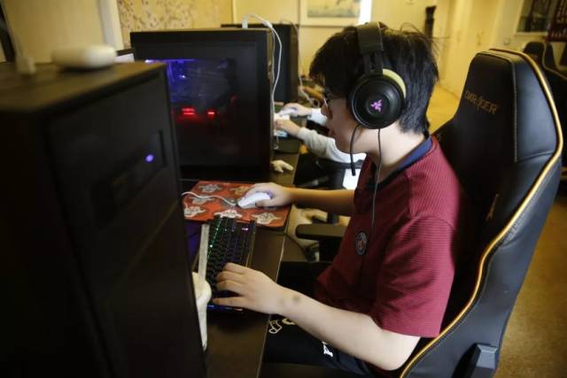 区前沿的起 区前沿的起